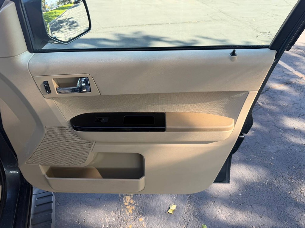 2008 Ford Escape Image 25
