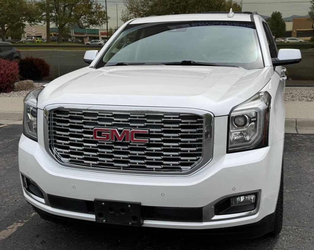 2018 GMC Yukon Image 2