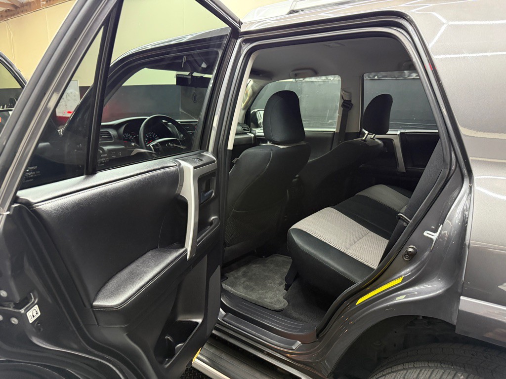 2015 Toyota 4Runner Image 8