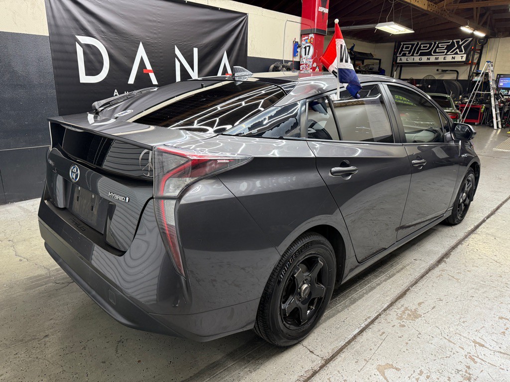 2017 Toyota Prius Image 5