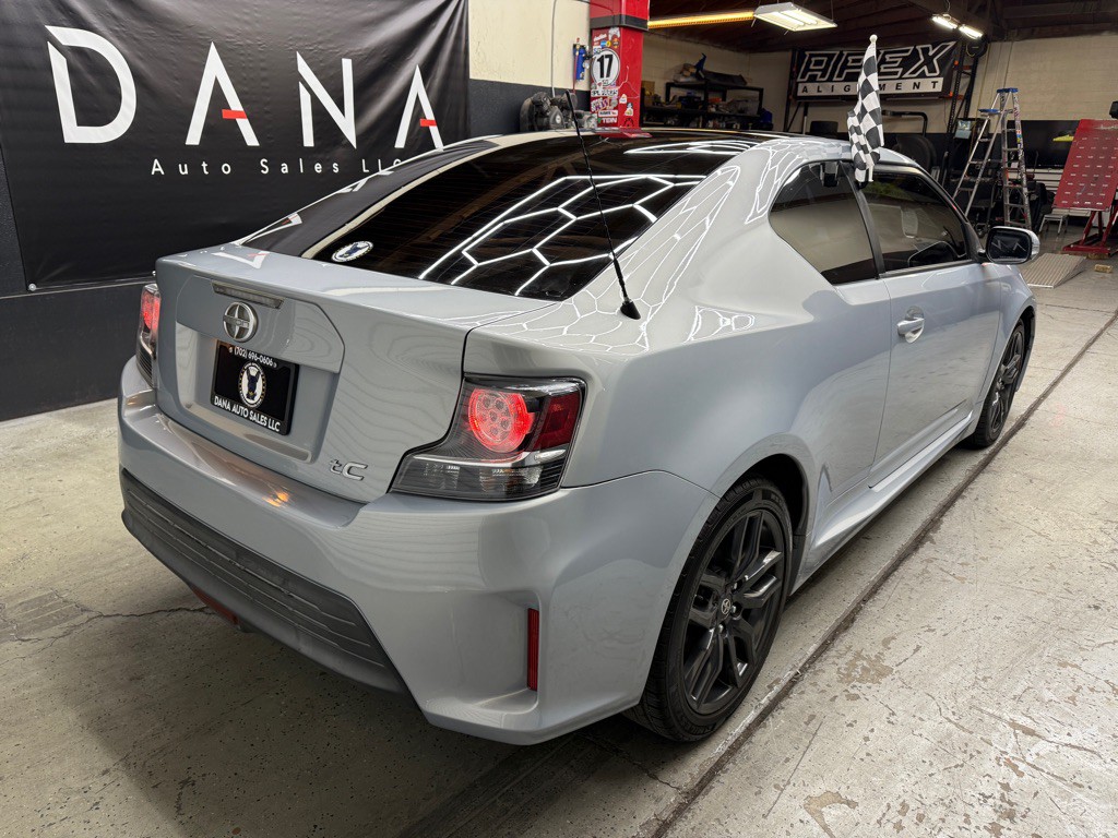 2014 Scion tC Image 5