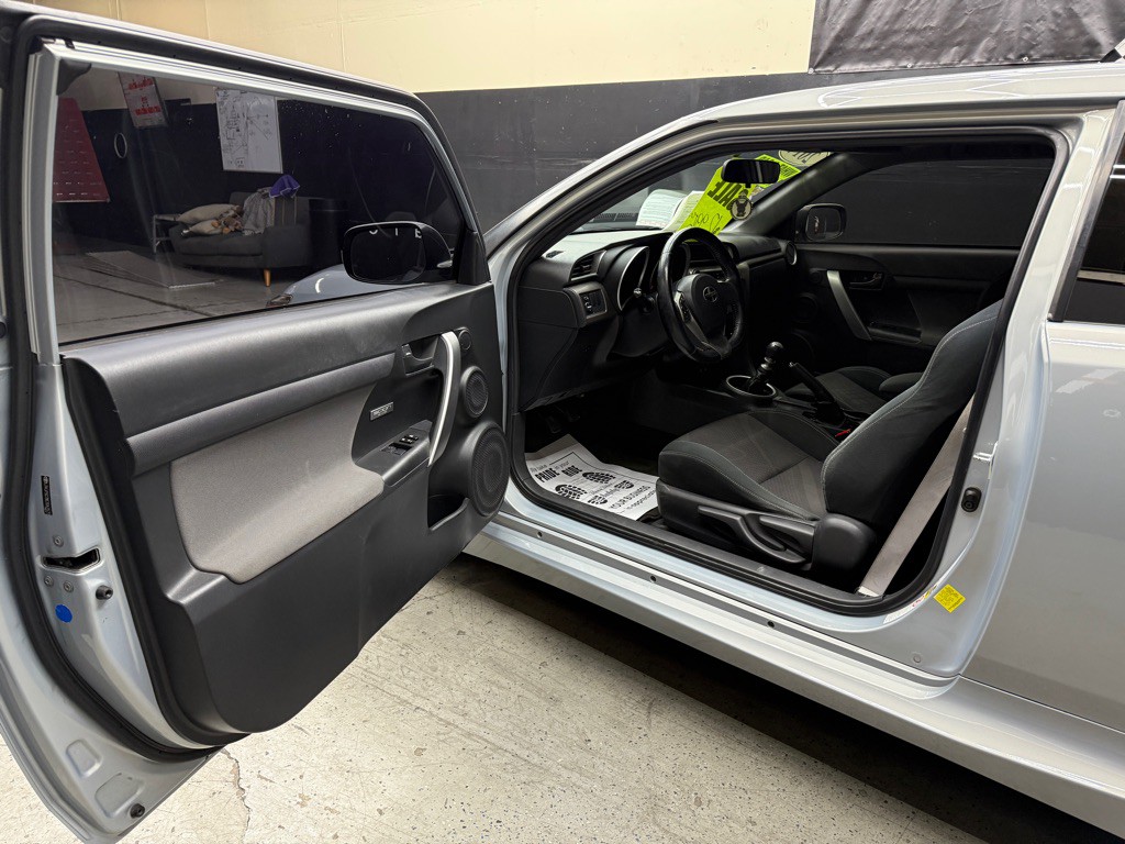 2014 Scion tC Image 6