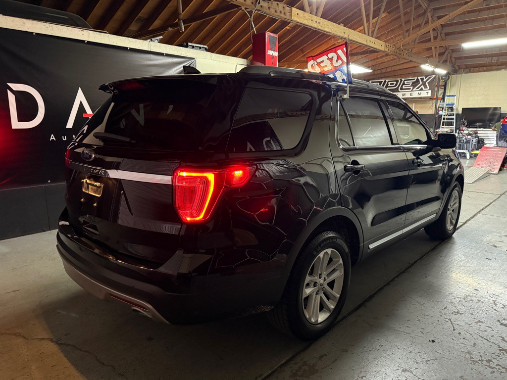2017 Ford Explorer Image 4