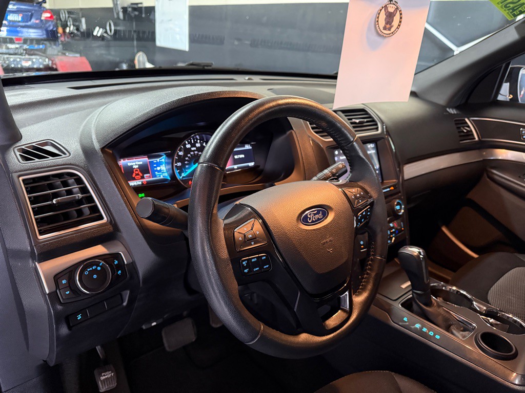2017 Ford Explorer Image 6