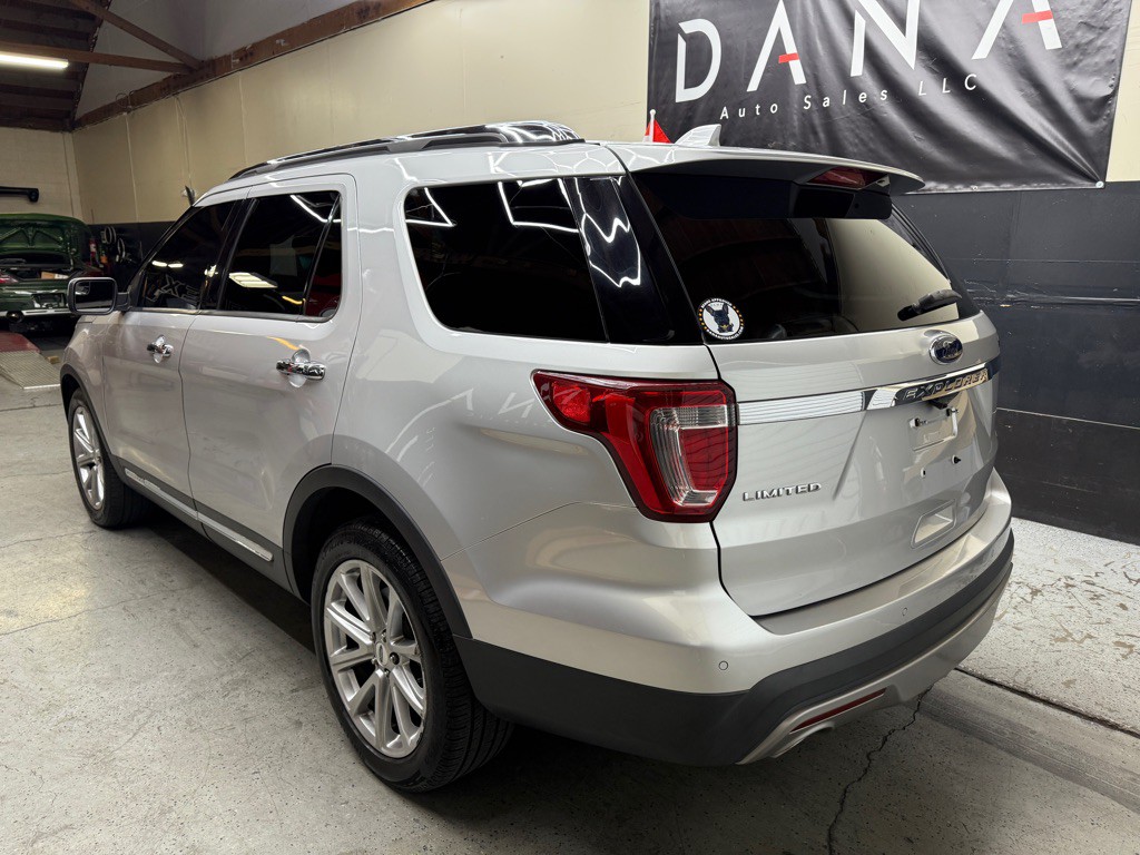 2016 Ford Explorer Image 4