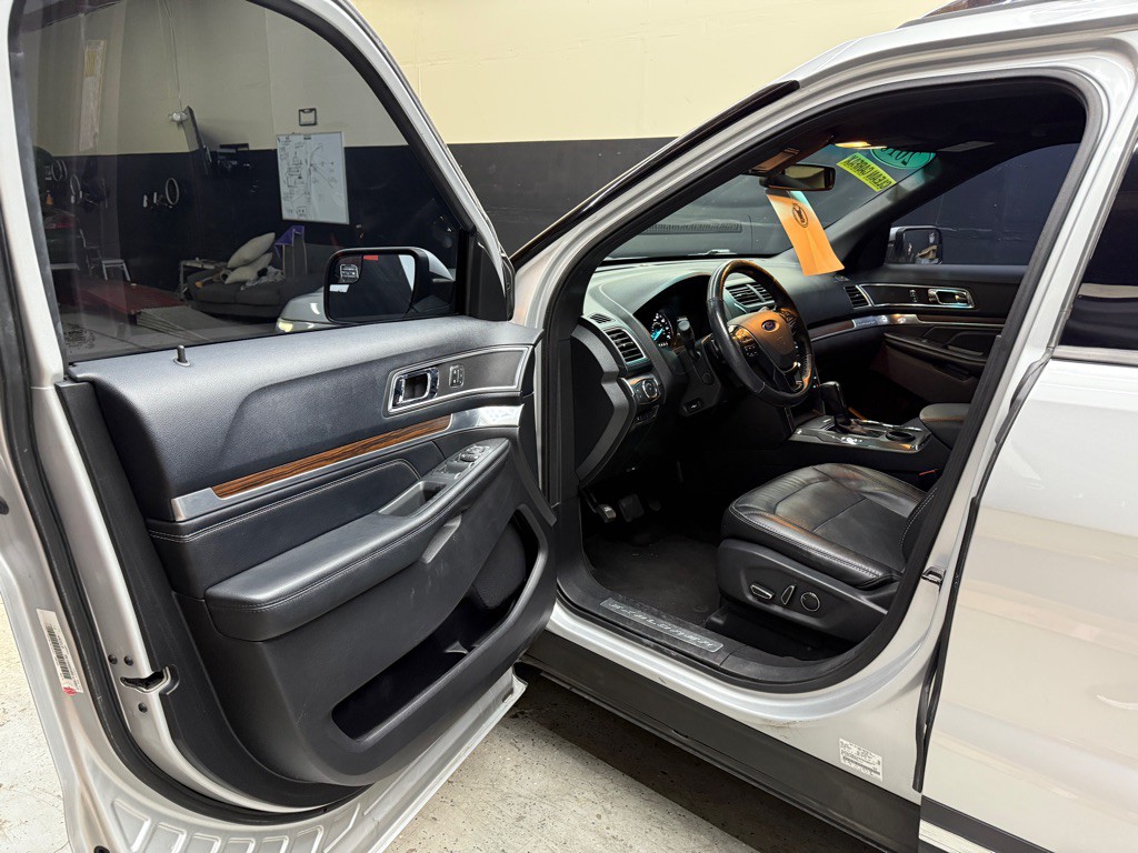 2016 Ford Explorer Image 6