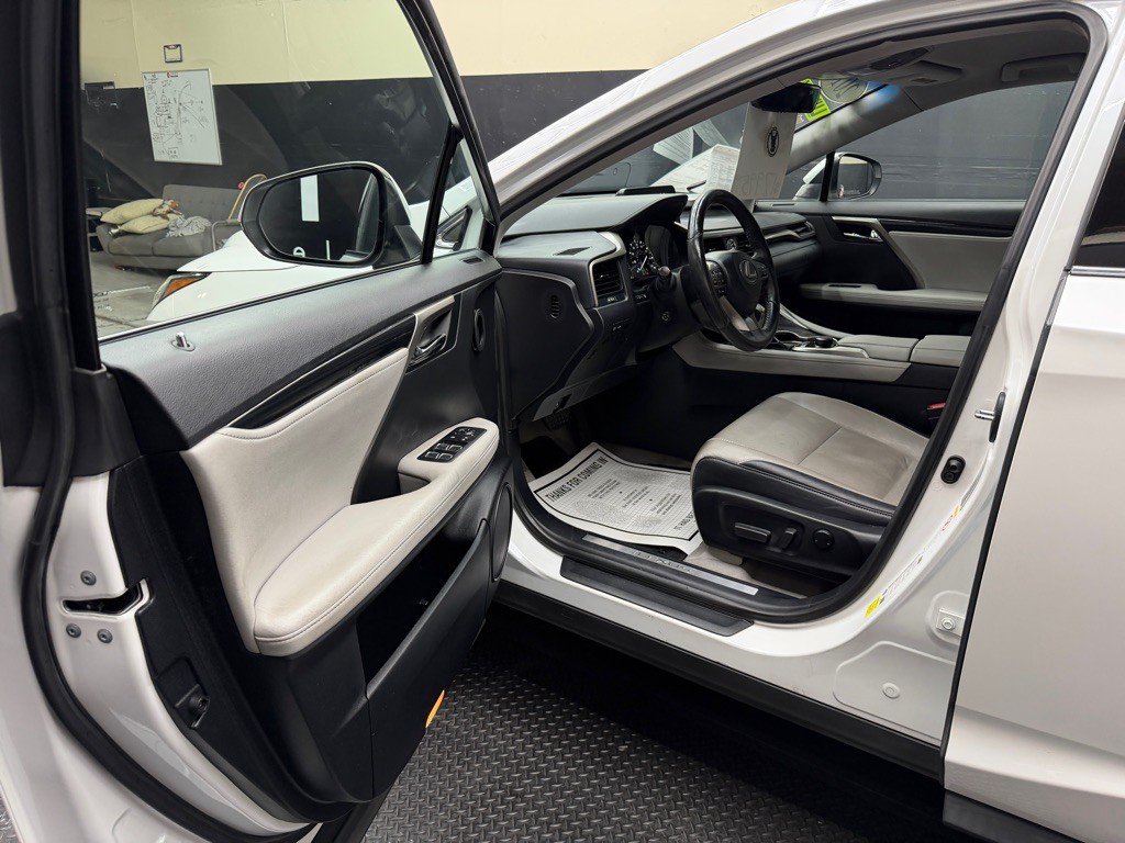 2017 Lexus RX Image 6