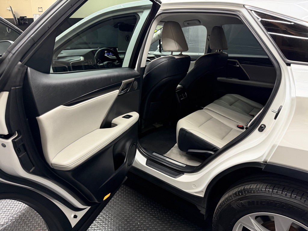 2017 Lexus RX Image 8