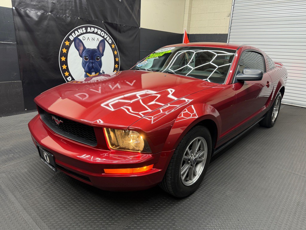 2005 Ford Mustang Image 2