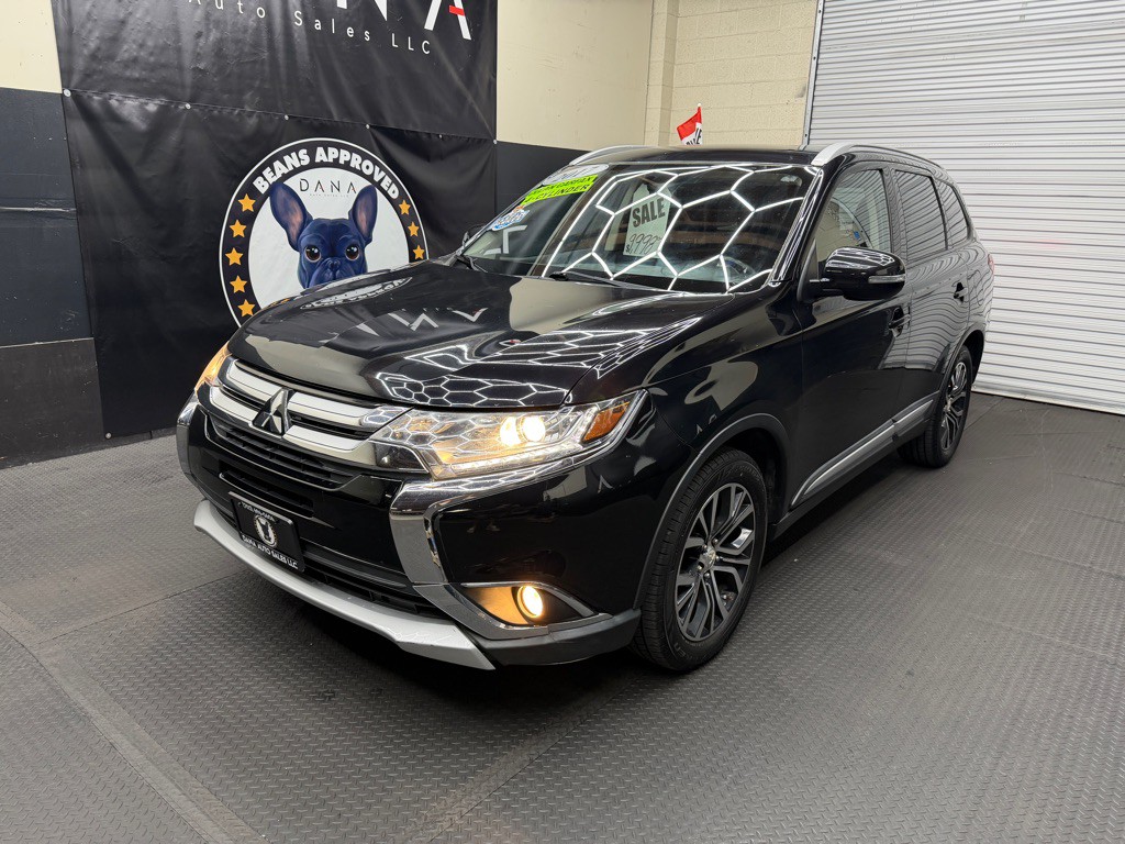 2017 Mitsubishi Outlander Image 2