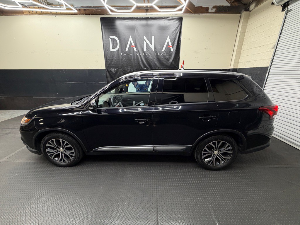 2017 Mitsubishi Outlander Image 3