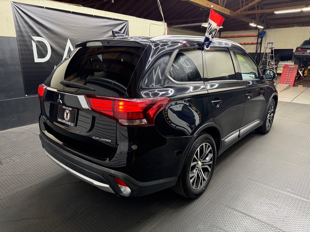 2017 Mitsubishi Outlander Image 5