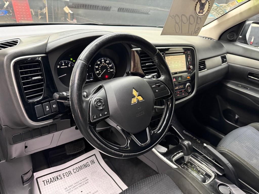 2017 Mitsubishi Outlander Image 7