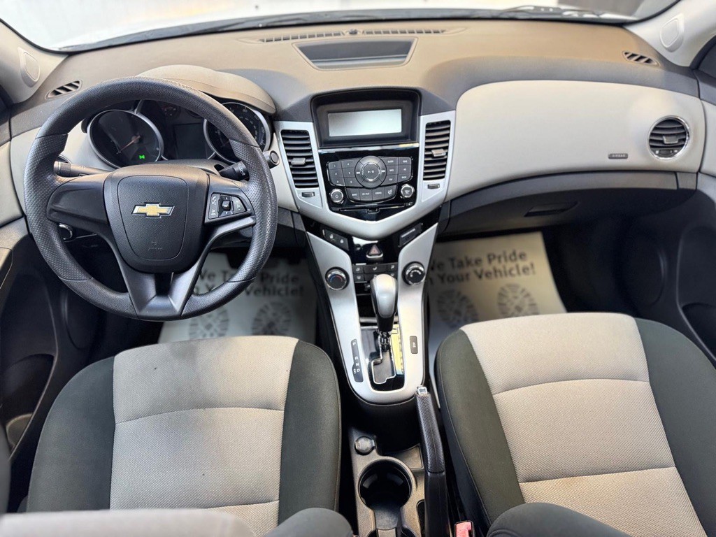 2012 Chevrolet Cruze Image 18