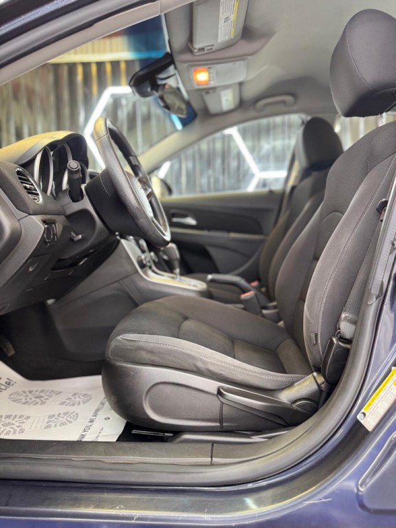 2015 Chevrolet Cruze Image 17