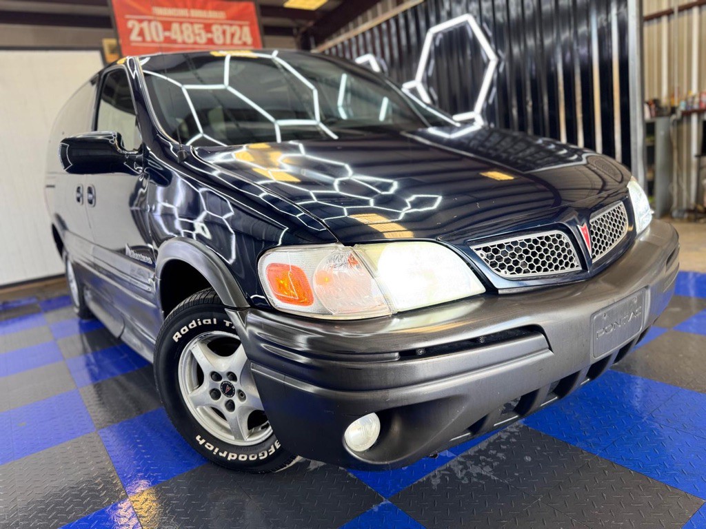 2005 Pontiac Montana Image 2