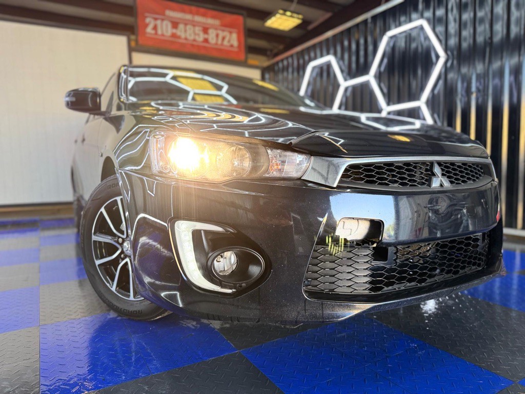 2017 Mitsubishi Lancer Image 1