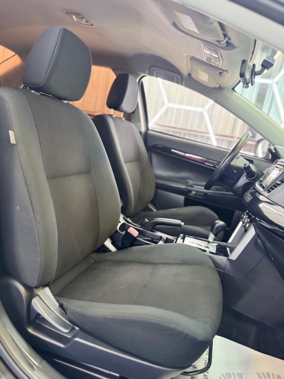 2017 Mitsubishi Lancer Image 16