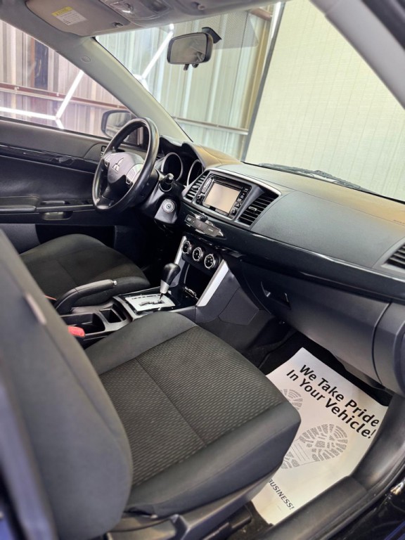 2017 Mitsubishi Lancer Image 17