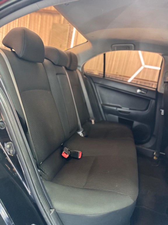 2017 Mitsubishi Lancer Image 18