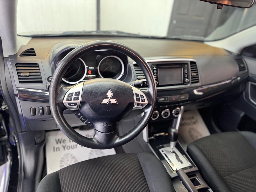 2017 Mitsubishi Lancer Image 24
