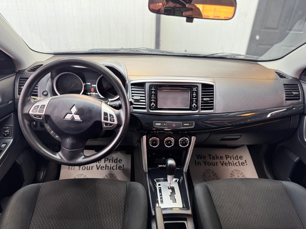 2017 Mitsubishi Lancer Image 25