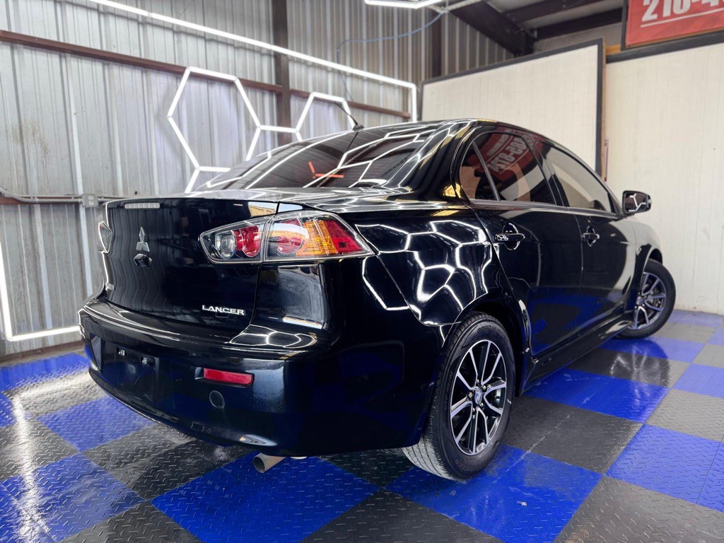 2017 Mitsubishi Lancer Image 31