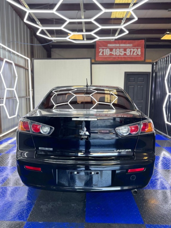 2017 Mitsubishi Lancer Image 32