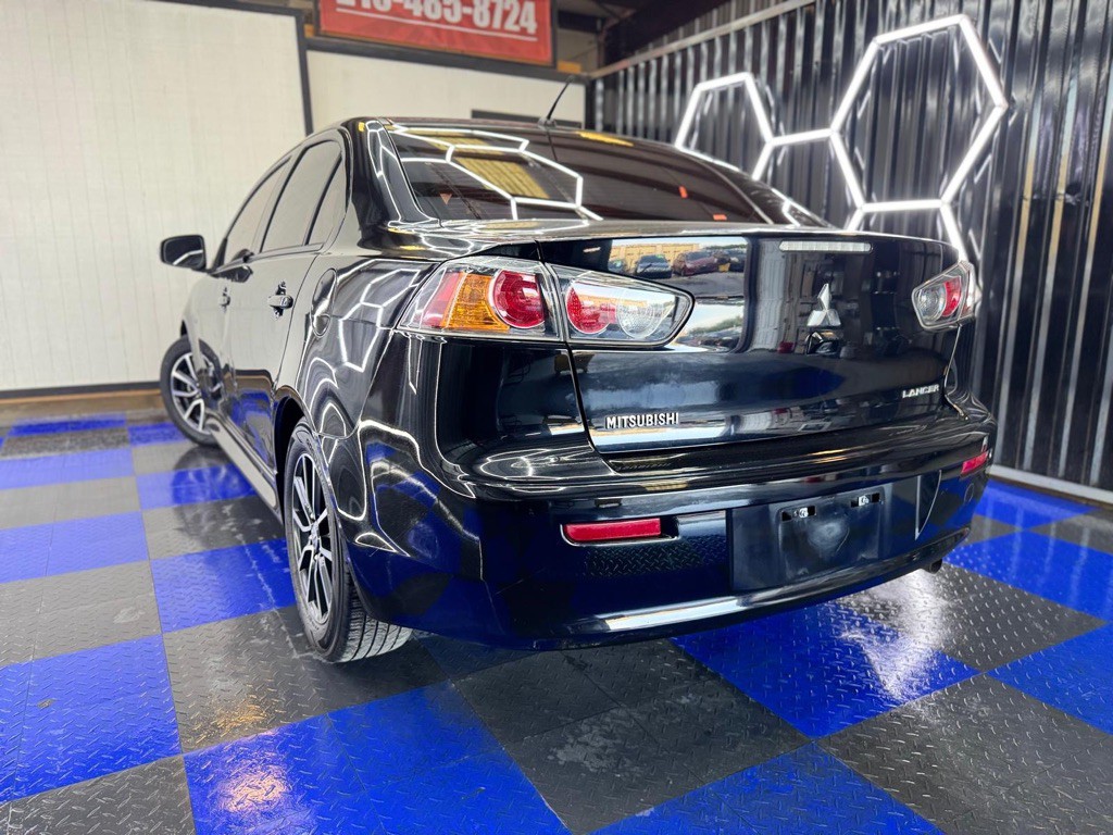 2017 Mitsubishi Lancer Image 36