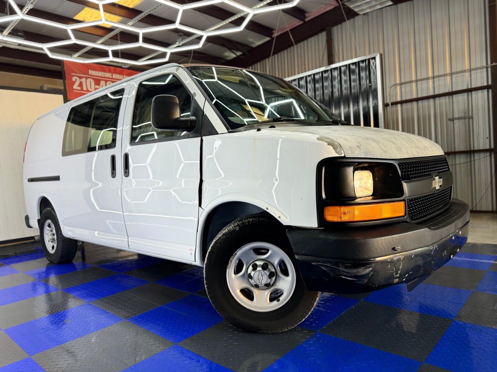 2007 Chevrolet Express Image 1