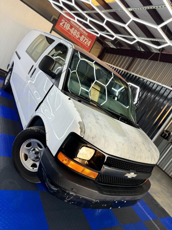 2007 Chevrolet Express Image 4
