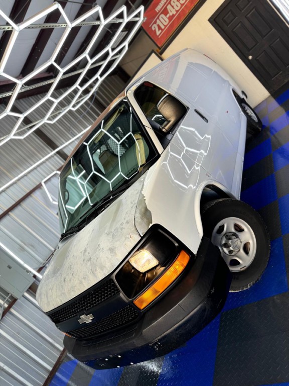 2007 Chevrolet Express Image 8