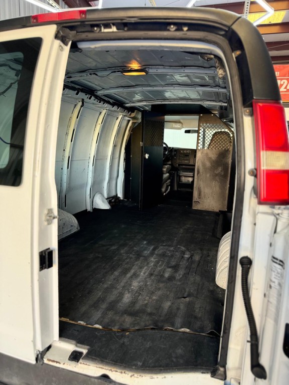 2007 Chevrolet Express Image 15