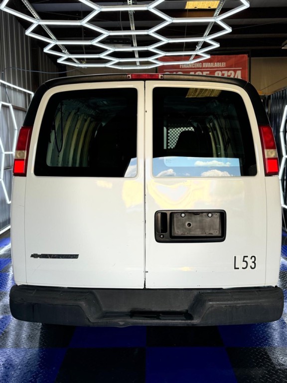 2007 Chevrolet Express Image 20