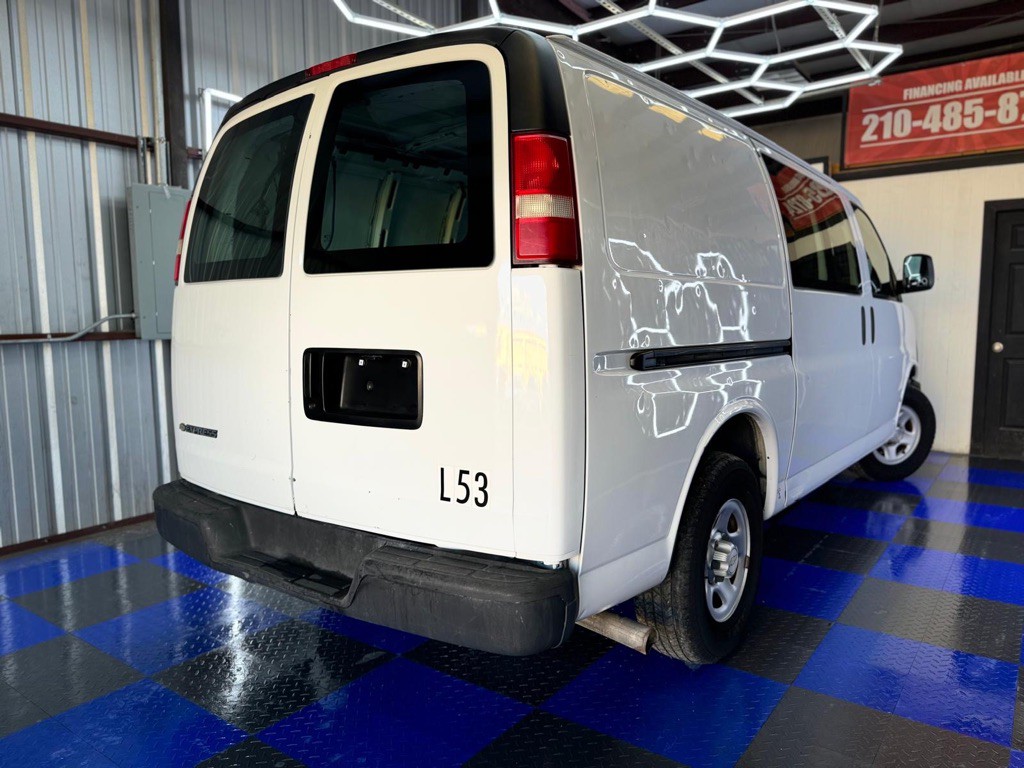 2007 Chevrolet Express Image 26