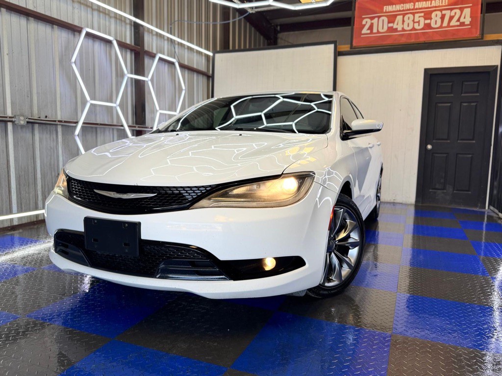 2015 Chrysler 200 Image 11