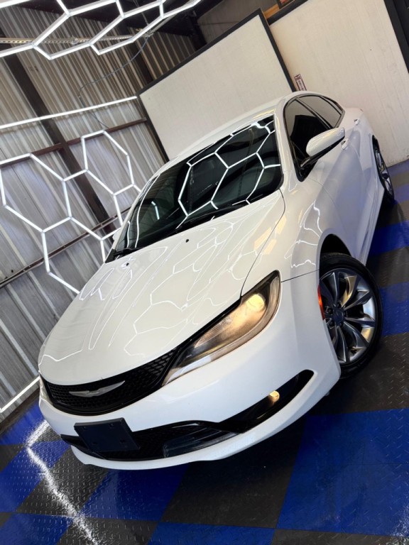 2015 Chrysler 200 Image 13