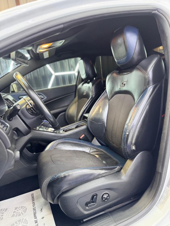 2015 Chrysler 200 Image 17
