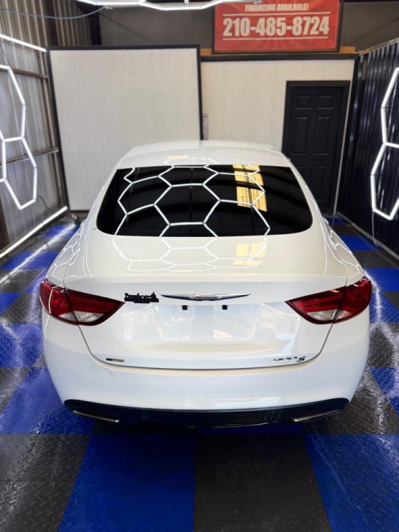 2015 Chrysler 200 Image 26