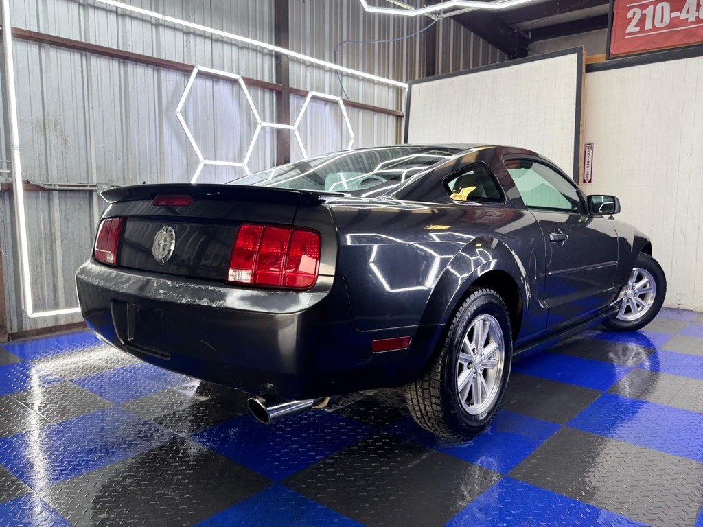 2007 Ford Mustang Image 24