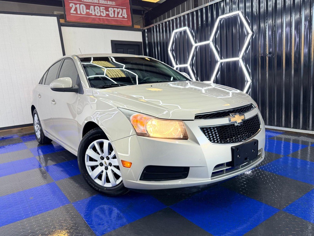 2011 Chevrolet Cruze Image 3