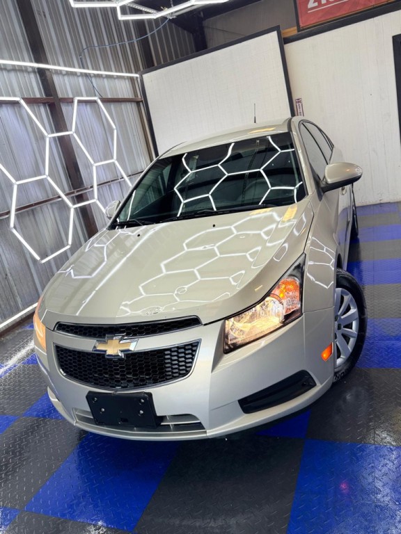2011 Chevrolet Cruze Image 14