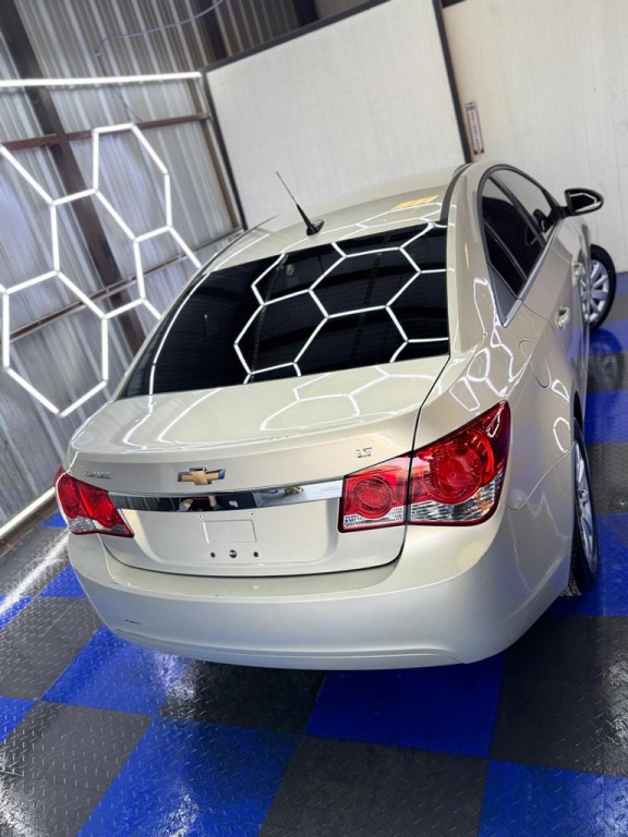 2011 Chevrolet Cruze Image 26