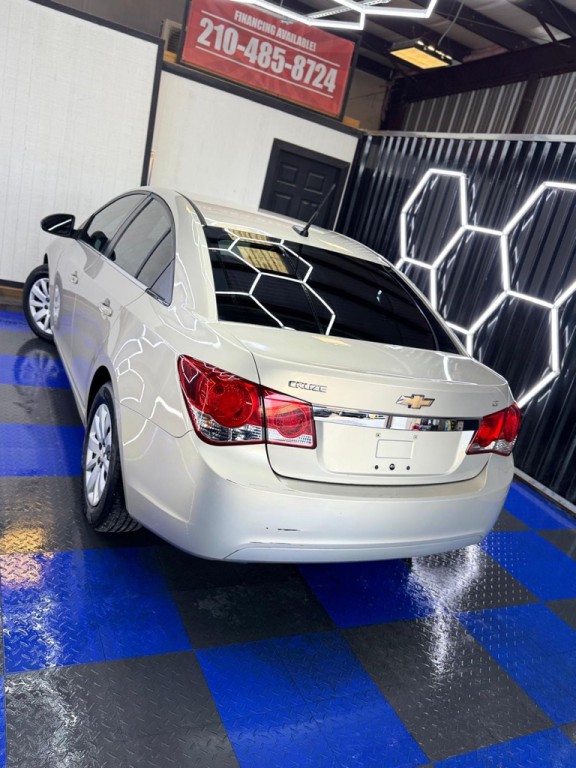 2011 Chevrolet Cruze Image 31