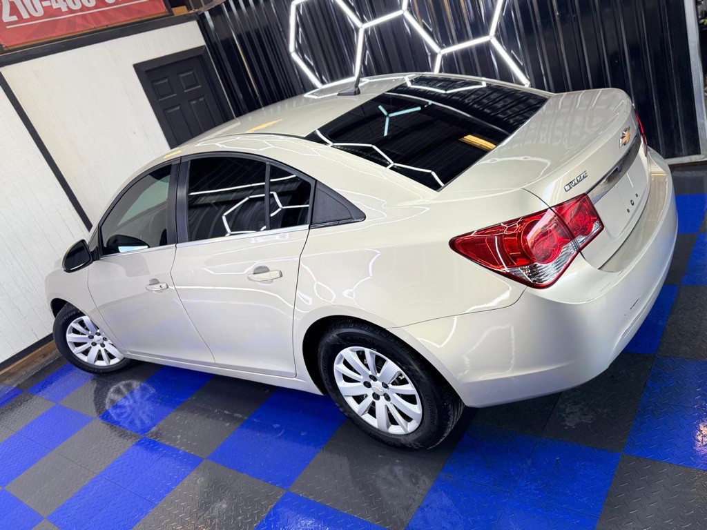 2011 Chevrolet Cruze Image 33