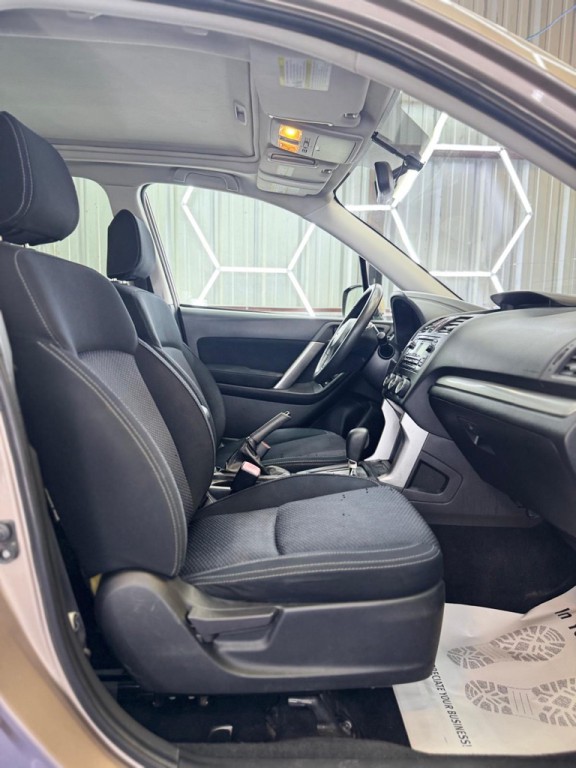 2015 Subaru Forester Image 8