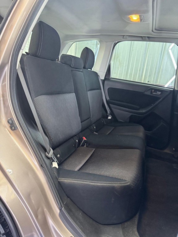 2015 Subaru Forester Image 9