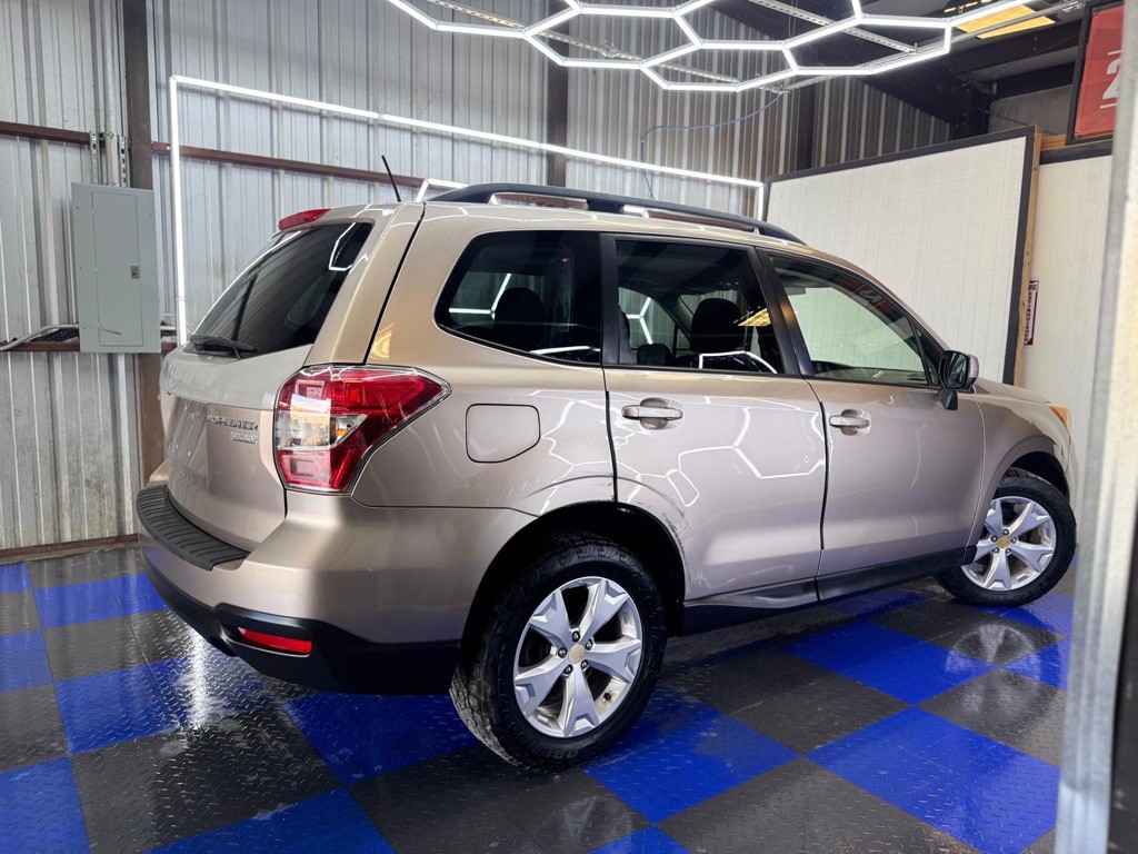2015 Subaru Forester Image 18