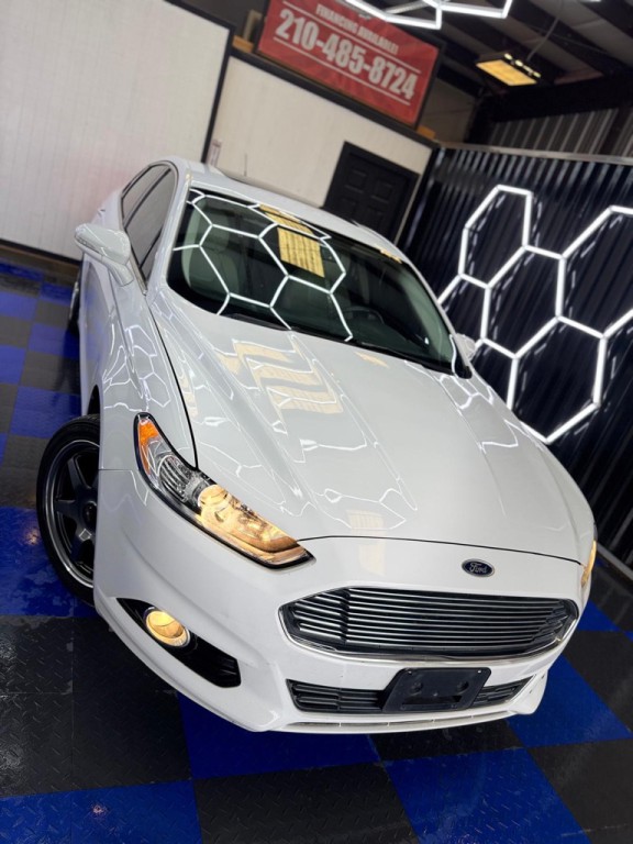 2015 Ford Fusion Image 1