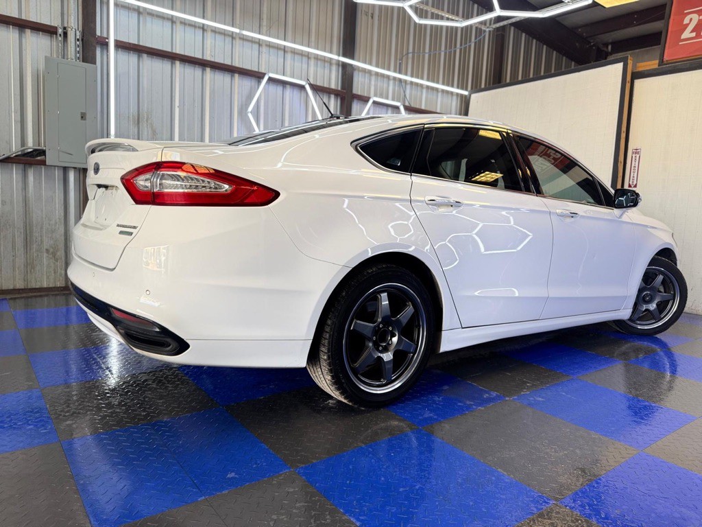 2015 Ford Fusion Image 23